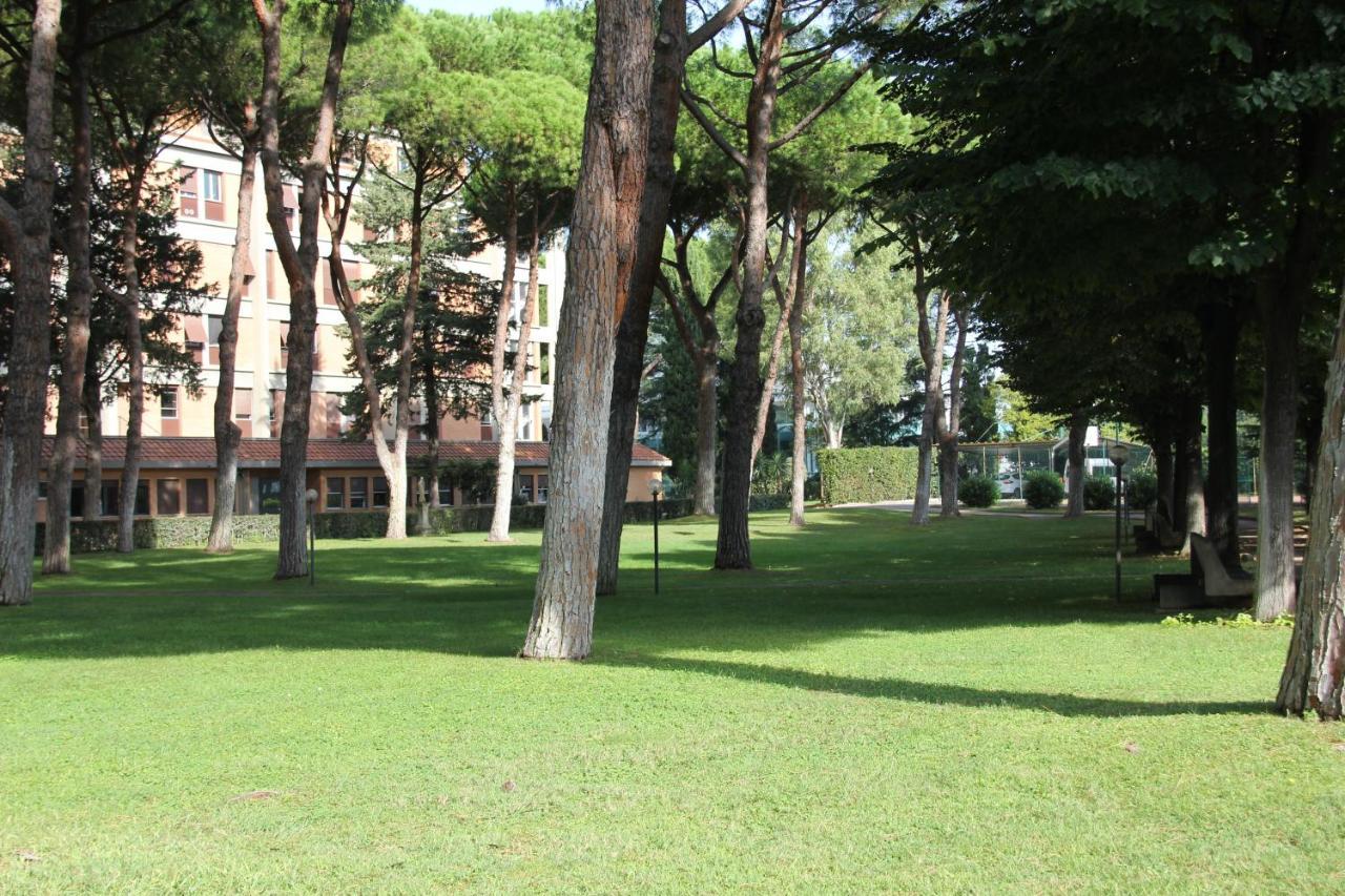 Serafico Guesthouse Rome Bagian luar foto